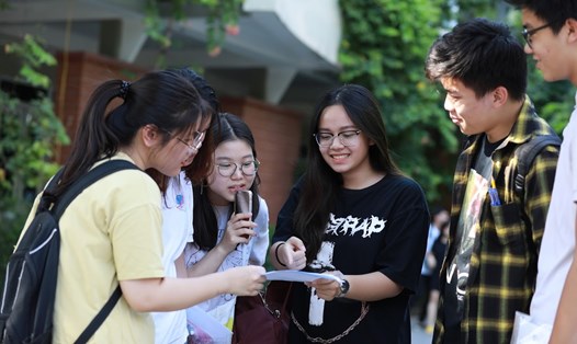 Nhiều trường học ở Hà Nội đang tổ chức lấy ý kiến về thời điểm học sinh, sinh viên trên địa bàn đi học trở lại. Ảnh: Hải Nguyễn