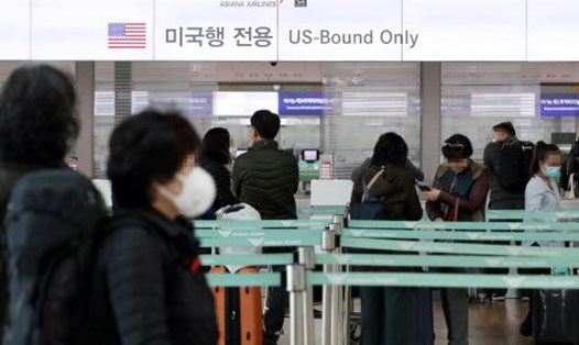 Người dân Hàn Quốc tại sân bay. Ảnh: Yonhap.
