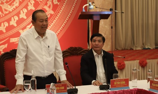 Phó Thủ tướng Thường trực Trương Hòa Bình phát biểu tại buổi làm việc. Ảnh: HL