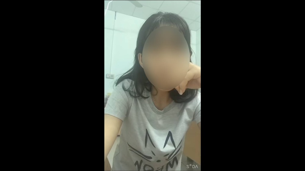 L.T.T.H lên mạng chia sẻ về sức khỏe của mình khi đang ở trong phòng cách ly, điều trị. Ảnh cắt từ clip