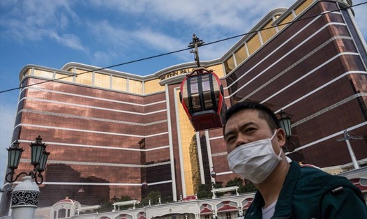 Macau sẽ đóng cửa tất cả các sòng bạc, nguồn thu chính của thành phố, trong vòng 2 tuần, vì dịch virus Corona. Ảnh: Bloomberg.