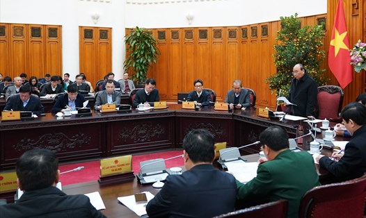 Thủ tướng Nguyễn Xuân Phúc chủ trì cuộc họp thường trực Chính phủ với các bộ, ngành về phòng, chống dịch viêm đường hô hấp cấp do virus Corona chiều 4.2.