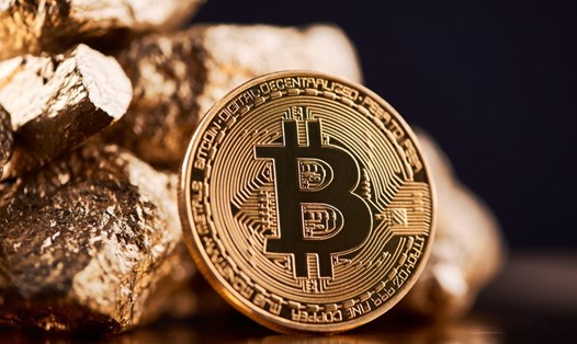 Giá Bitcoin tăng cao trong bối cảnh giá vàng đổ dốc. Ảnh TL