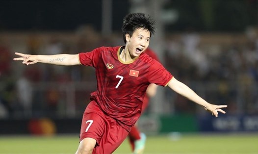 Tiền vệ Tuyết Dung là 1 trong những trụ cột của đội tuyển nữ Việt Nam hiện tại. Ảnh: AFC.
