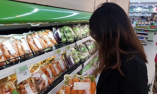 Thực phẩm thiết yếu tại các siêu thị được chuẩn bị tăng gấp 3 lần, đủ đáp ứng cho người dân khi dịch do virus Corona diễn biến phức tạp. Ảnh: Kh.V