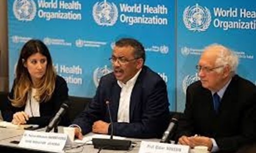 Bà Maria Van Kerkhove và ông Tedros Adhanom Ghebreyesus trong cuộc họp báo của WHO. Ảnh: Reuters