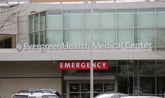 Trung tâm Y tế EvergreenHealth ở Kirkland, bang Washington là nơi có bệnh nhân COVID-19 đầu tiên tử vong ở Mỹ, ngày 29.2.2020. Ảnh: AP
