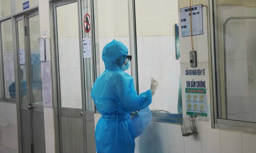 Hai du khách Anh nhiễm COVID-19 tại Đà Nẵng không có biểu hiện ho, sốt