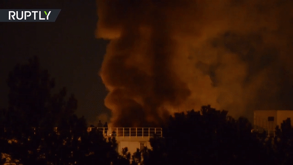 Nhà tù Dozza ở Bologna, Italia bị tù nhân đốt cháy. Nguồn: RT