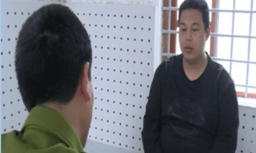 Đối tượng Nguyễn Tấn Long tại cơ quan điều tra.
