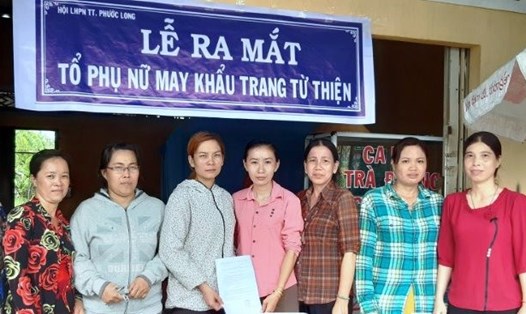 Phụ nữ Phước Long, huyện Phước Long ra mắt tổ phụ nữ may khẩu trang từ thiện (ảnh Nhật Hồ)