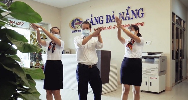 Một cảnh trong Clip "Cảng Đà Nẵng - Ghen cô Vy". Ảnh: C.L