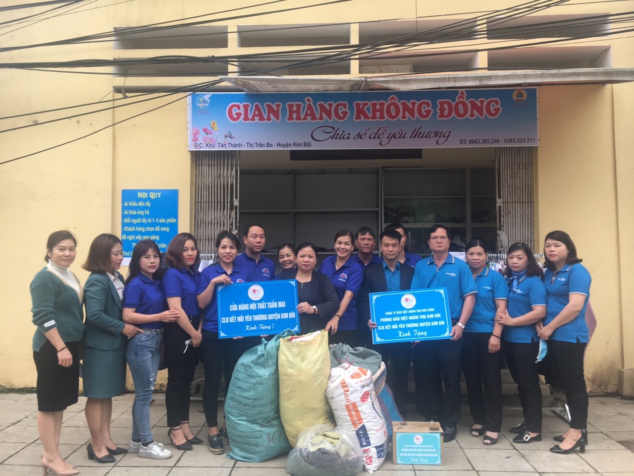 "Gian hàng không đồng” của Liên đoàn Lao động huyện Kim Bôi (Hòa Bình).