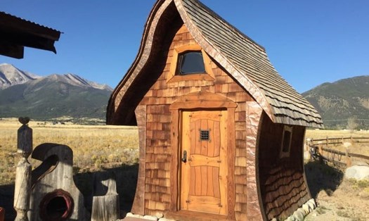 Ngôi nhà siêu nhỏ với diện tích chỉ 8m2 tại Buena Vista, Colorado. Ảnh: Tiny House Listings