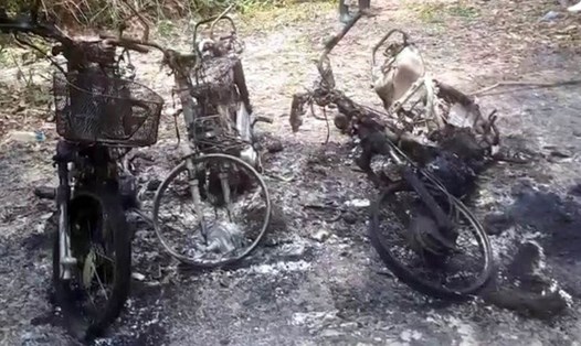 Xe máy của cán bộ bảo vệ rừng bị cháy bất thường. Ảnh: CĐ.