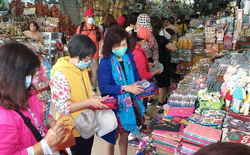 Nguồn khách du lịch đến Việt Nam đang giảm, tuy nhiên trước tình hình dịch bệnh phức tạp nên Chính phủ Việt Nam vẫn quyết định dừng miễn thị thực với công dân Hàn Quốc