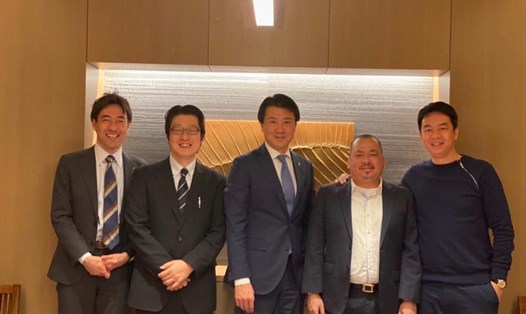 Lãnh đạo CLB Sài Gòn làm việc với Chủ tịch CLB FC Tokyo Ogane Naoki (giữa) tại Nhật Bản tháng 2 vừa qua. Ảnh: CLB cung cấp.