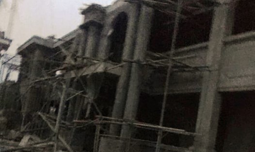 Hiện trường vụ tai nạn khi thi công trụ sở xã Hồng Lộc khiến 1 công nhân tử vong