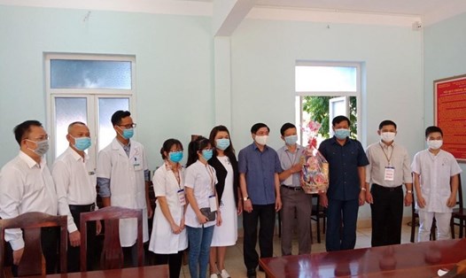 Đoàn công tác của Bộ Y tế, lãnh đạo Đắk Lắk kiểm tra giám sát công tác phòng chống dịch của ngành y tế Đắk Lắk. Ảnh: LX