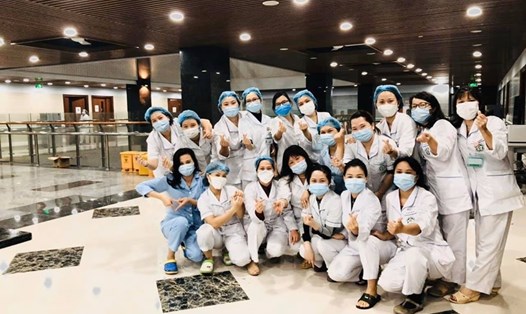 Một số y bác sĩ bệnh viện Bạch Mai. Ảnh: Mai Thanh