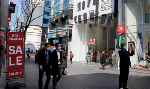 Hàn Quốc tăng gấp đôi gói giải cứu kinh tế lên tới 80 tỷ USD. Ảnh: Reuters