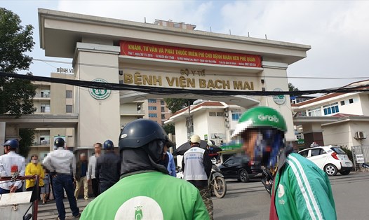 Cổng Bệnh viện Bạch Mai (Hà Nội) - Ảnh: Trần Tuấn.