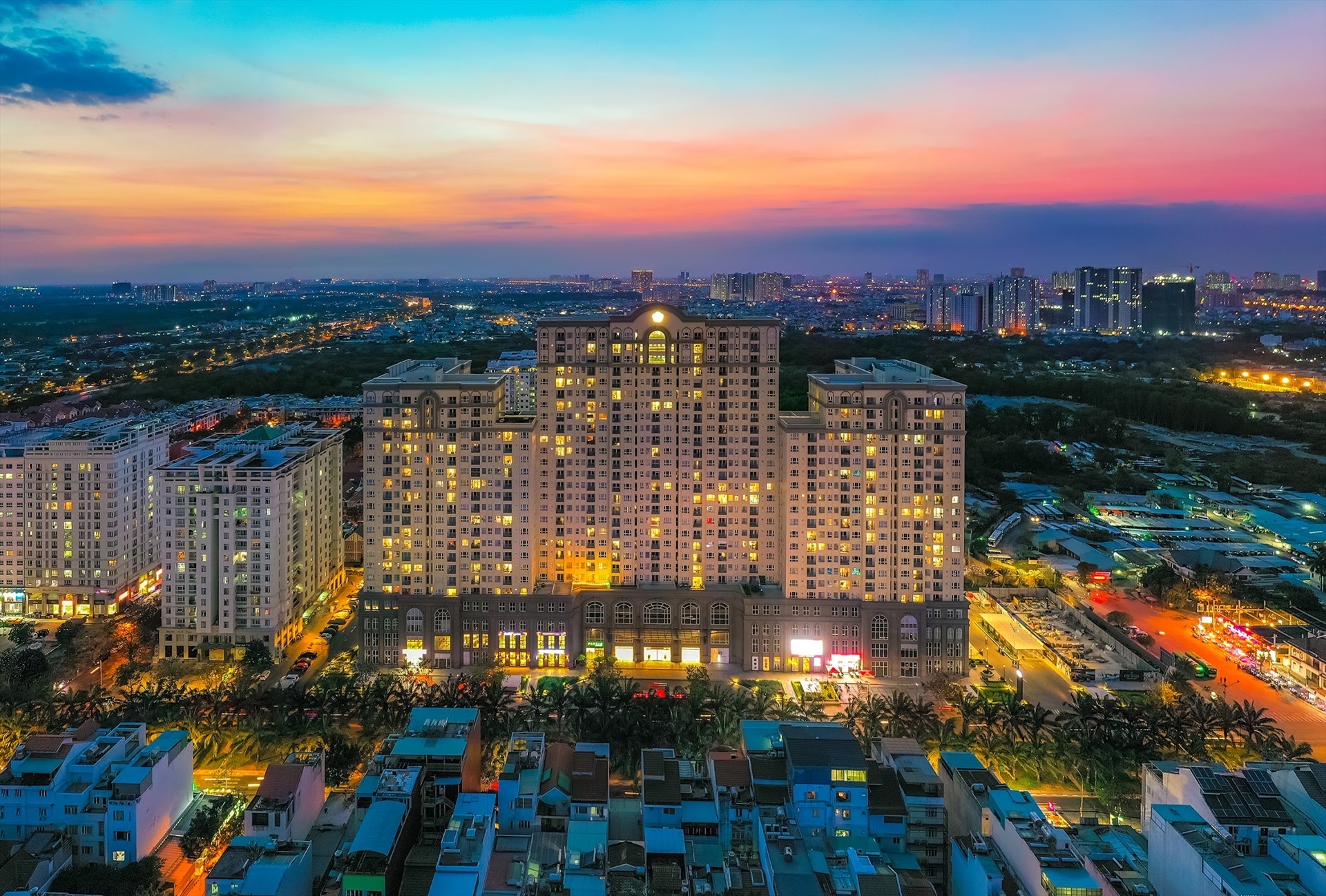 Dù tình hình khó khăn do dịch bệnh, Tập đoàn Hưng Thịnh vẫn nỗ lực hoàn thiện các dự án đang triển khai, đảm bảo quyền lợi khách hàng.