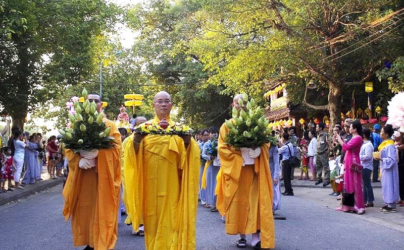 Dừng tổ chức Lễ Phật đản để hạn chế lây lan dịch COVID-19. Ảnh: Phúc Đạt