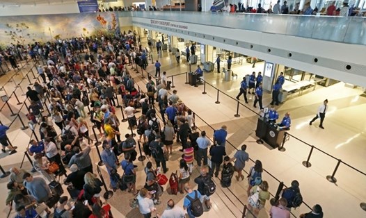 Sân bay quốc tế Dallas, Mỹ, nơi có đoàn du học sinh Việt Nam về nước bị mắc kẹt hôm 22.3. Ảnh: The Dallas Morning News