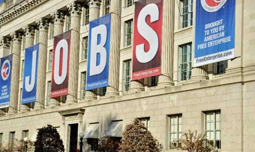 Số người nộp đơn xin trợ cấp thất nghiệp ở Mỹ đã tăng lên con số kỉ lục 3,28 triệu vào tuần thứ 3 của tháng 3. Ảnh: CNA