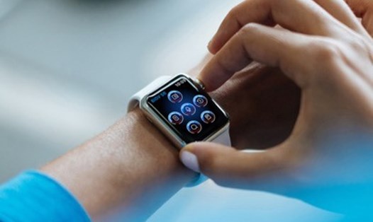 BIDV tiên phong đưa ứng dụng SmartBanking lên Apple Watch chắc chắn sẽ góp phần đẩy mạnh xu hướng này trên các thiết bị đeo thông minh. Ảnh BIDV
