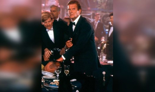 PPK Walther - khẩu súng cuối cùng được nam diễn viên Roger Moore sử dụng khi đóng vai James Bond trong phim "A View To A Kill" trong số vũ khí bị đánh cắp. Ảnh: MW.