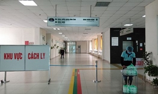 Khu vực căng tin Bệnh viện Bạch Mai bị cách ly.
