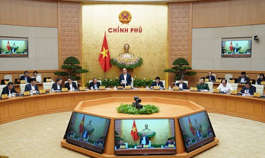 Thủ tướng Chính phủ Nguyễn Xuân Phúc phát biểu tại cuộc họp Thường kỳ Chính phủ tháng 2.2020. Ảnh VGP