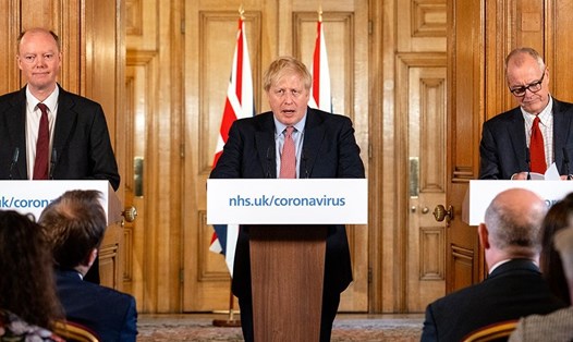 Thủ tướng Anh Boris Johnson (giữa). Ảnh: Gov.uk.