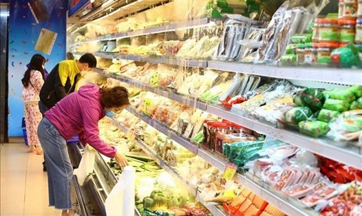 Thực phẩm không thiếu tại các siêu thị tại Bạc Liêu. Ảnh Nhật Hồ.