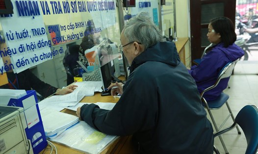Bảo hiểm xã hội Việt Nam chỉ đạo đảm bảo chi trả kịp thời, an toàn cho người hưởng lương hưu. Ảnh: Hải Nguyễn