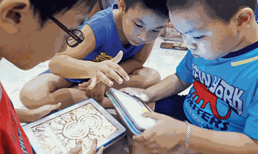 Những đứa trẻ của công nghệ. Ảnh Hải Nguyễn