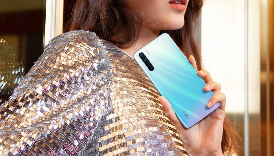 Mặt lưng hiệu ứng laser phản xạ ánh sáng đầy thu hút của OPPO A91 (ảnh: G.L). Mặt lưng hiệu ứng laser phản xạ ánh sáng đầy thu hút của OPPO A91 (ảnh: G.L).