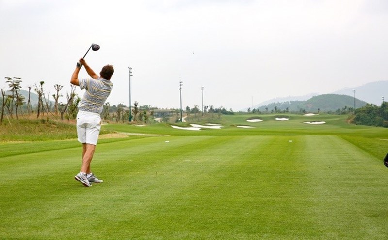 Sân Golf Bà Nà đóng cửa vì hai du khách người anh ghé đến bị nhiễm dịch
