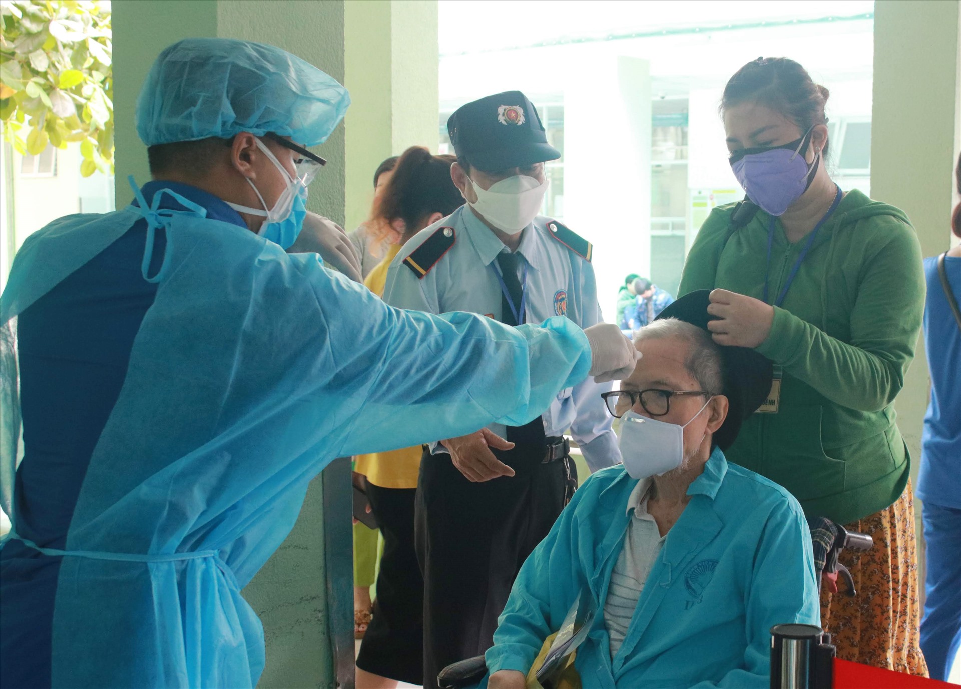 Nhiều cán bộ y tế, các lực lượng chức năng đang ở tuyến đầu chống dịch cần được tiếp sức bằng những chỗ nghỉ ngơi