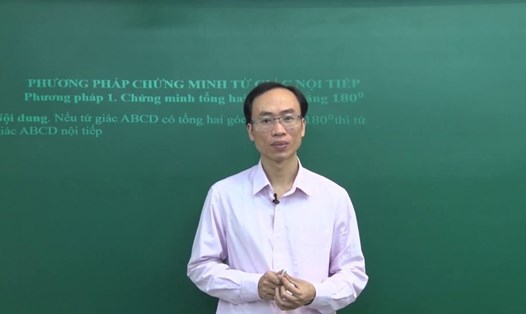 Thầy giáo Hồng Trí Quang đưa ra những lưu ý giúp học sinh ôn thi môn Toán vào lớp 10. Ảnh: HM