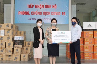 Nestlé Việt Nam trao sản phẩm hỗ trợ công tác phòng, chống COVID-19 cho T.Ư Hội LHPN Việt Nam