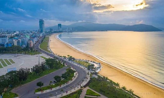 Bãi biển Quy Nhơn, Bình Định sạch đẹp, tĩnh lặng trong mùa dịch COVID-19. 
Ảnh: Nguyen Cong Trung