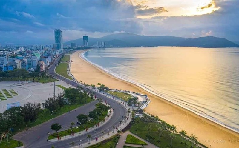 Bãi biển Quy Nhơn, Bình Định sạch đẹp, tĩnh lặng trong mùa dịch COVID-19. 
Ảnh: Nguyen Cong Trung