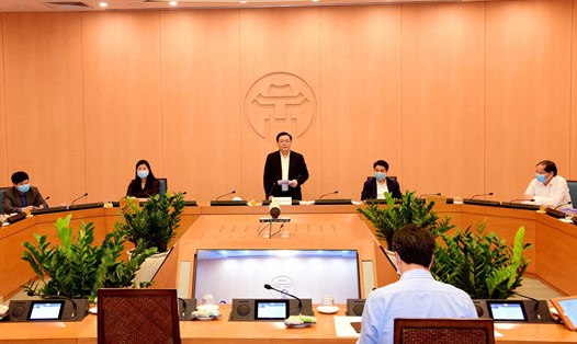 Bí thư Thành uỷ Hà Nội phát biểu tại cuộc họp Ban chỉ đạo phòng chống dịch COVID-19 thành phố Hà Nội chiều 10.4.