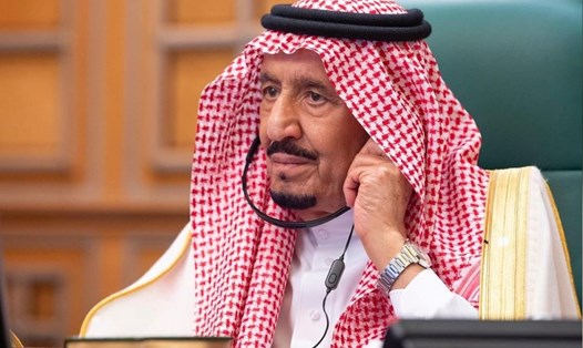 Quốc vương Ả rập Xê út Salman bin Abdulaziz gia hạn lệnh giới nghiêm nhằm ngăn chặn lây lan dịch bệnh COVID-19. Ảnh: Reuters