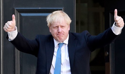 Thủ tướng Anh bên ngoài Tòa nhà của đảng Bảo thủ tại London, Anh. Ảnh: Getty