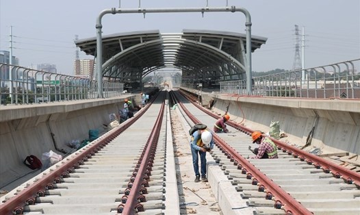 Tuyến metro số 1 TPHCM đoạn Bình Thái - Long Bình dự kiến kịp tiến độ đưa vào chạy thử vào tháng 8.2020. Ảnh: Huân Cao