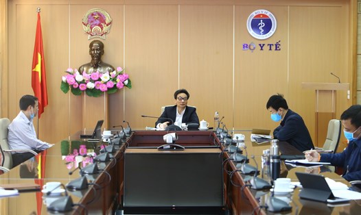 Phó Thủ tướng Vũ Đức Đam chủ trì phiên họp. Ảnh: VGP/Đình Nam
